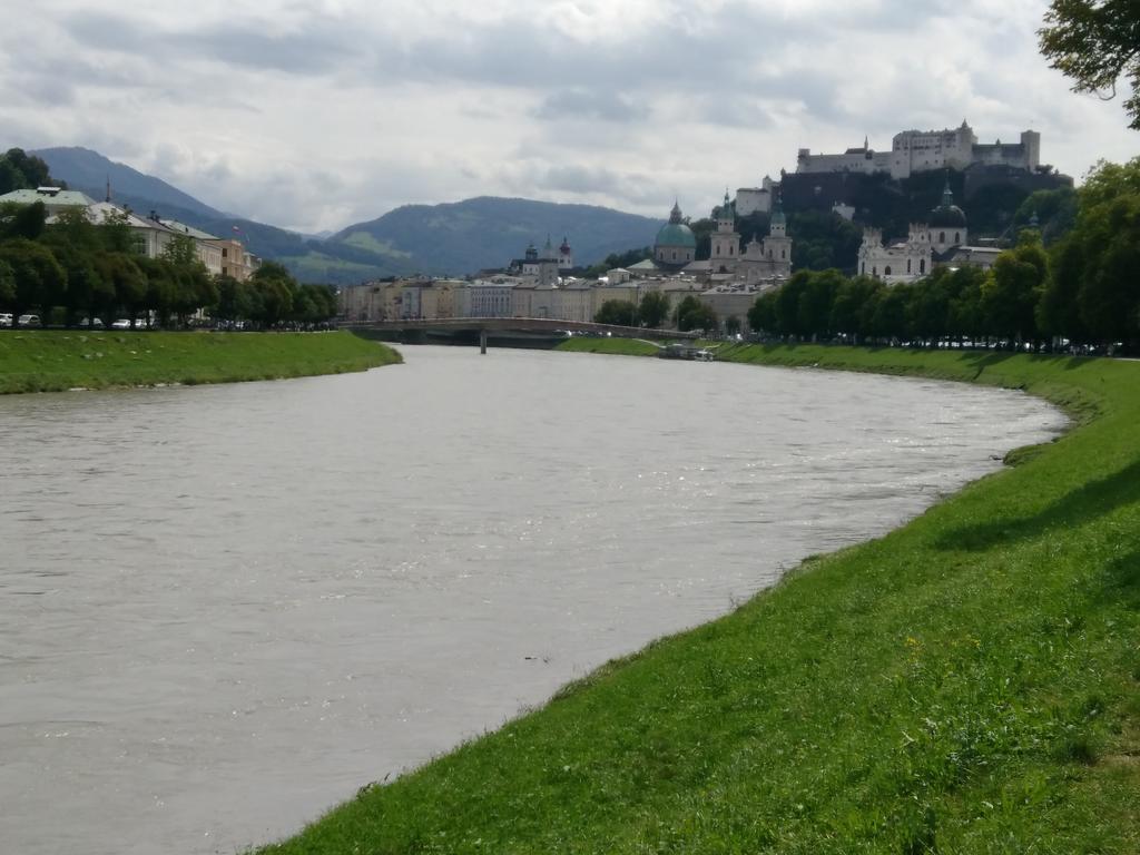 Fruehstueckspension Helmhof Salzburg Exterior photo